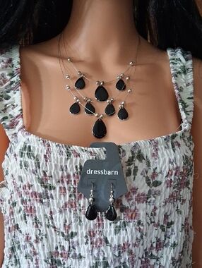 VINTAGE dressbarn Black Multi-Strand Teardrop Necklace with Matching Earrings